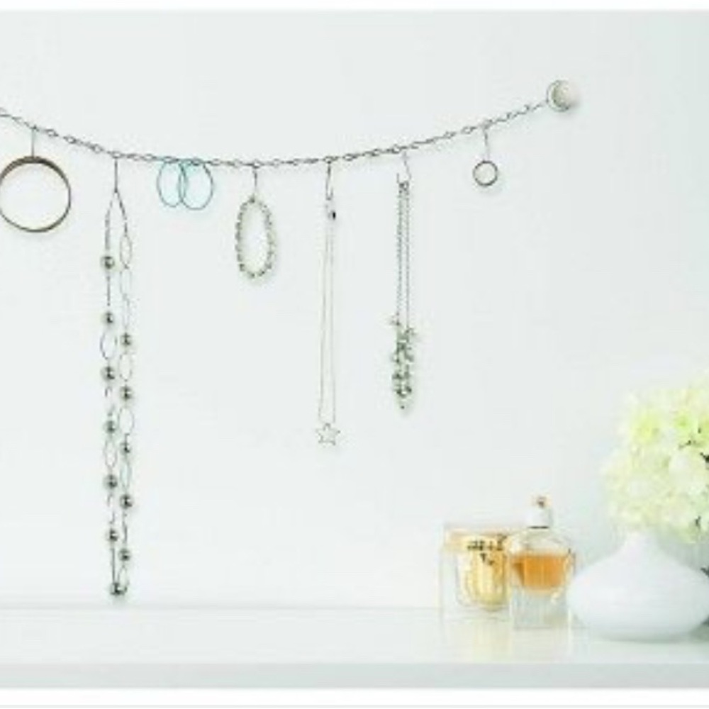 Chainlink Wall Storage - Picture 4 of 4